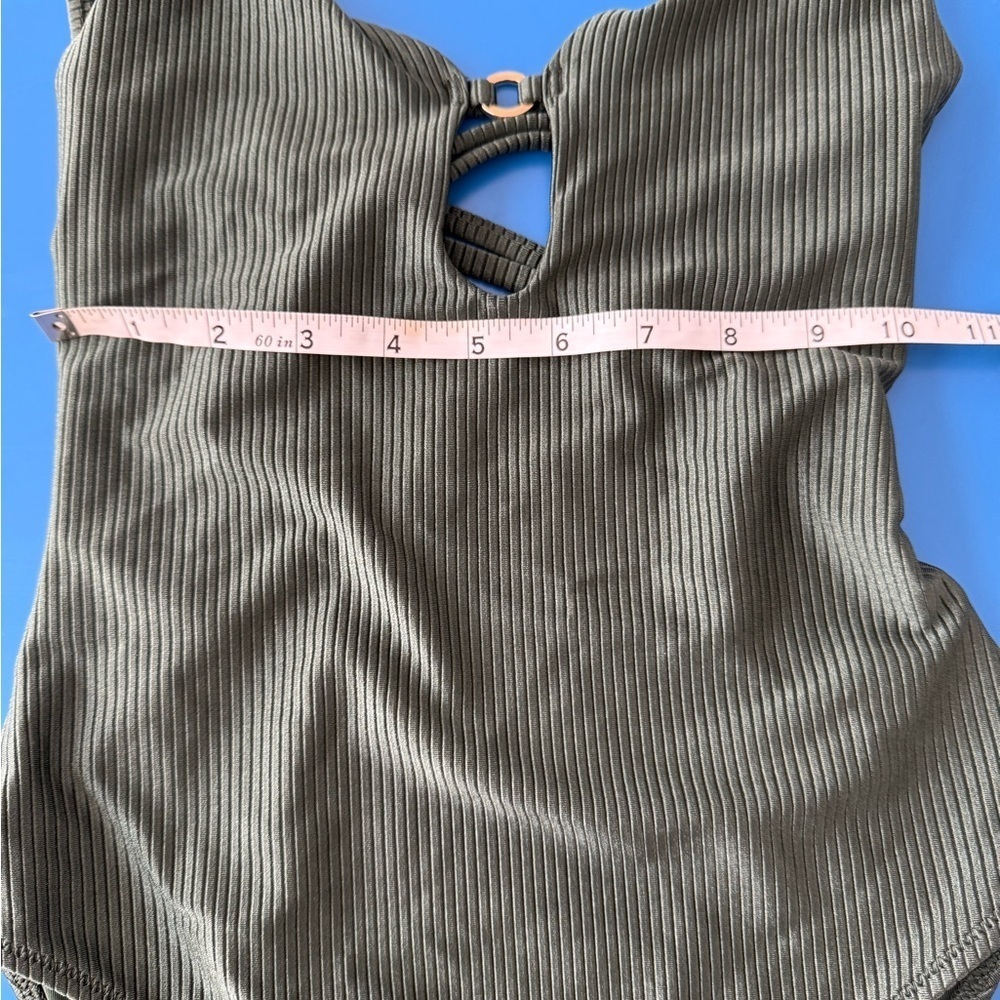 Aerie 1 piece Swimsuit. Like New Condition. Size XS - Picture 5 of 6